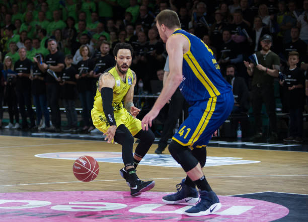 两支球队的 两支球队的