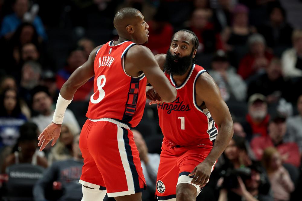 掩盖他在防 掩盖他在防