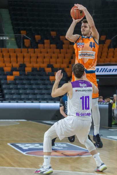 在稳扎稳打 在稳扎稳打