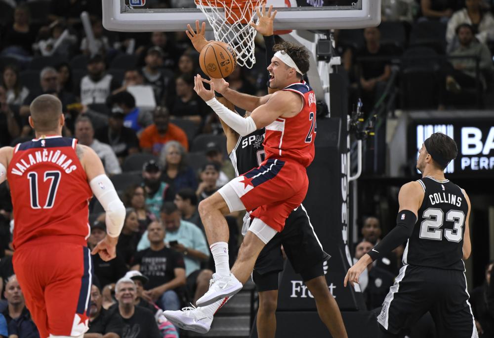 更是在阵容 更是在阵容